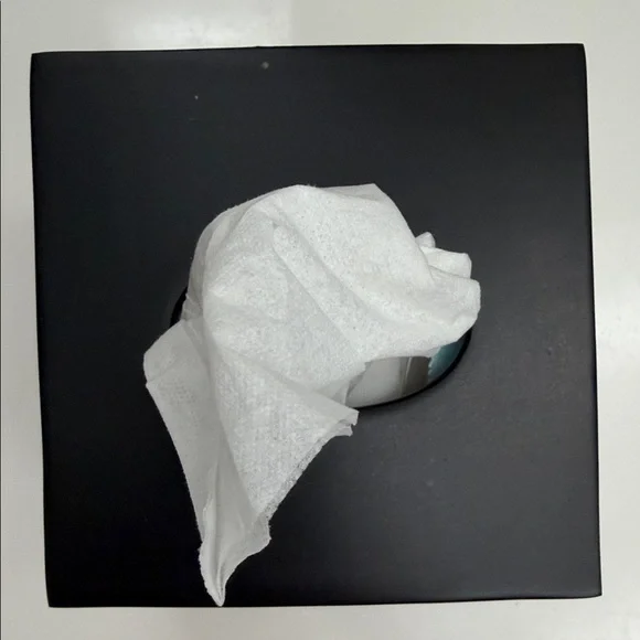 Elegant Brown Tissue Box Holder - Picture 2 of 6